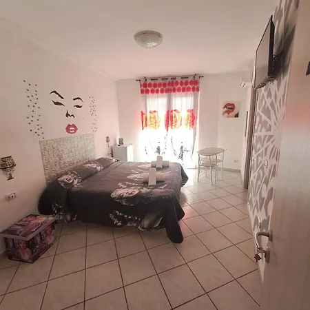 Metalla Oda ve Kahvaltı